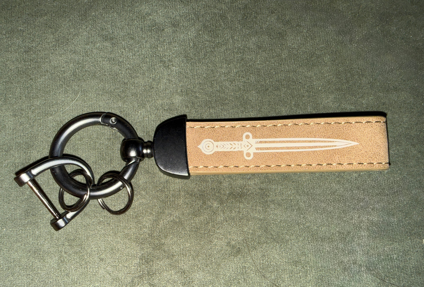 Porte-clés daim épée