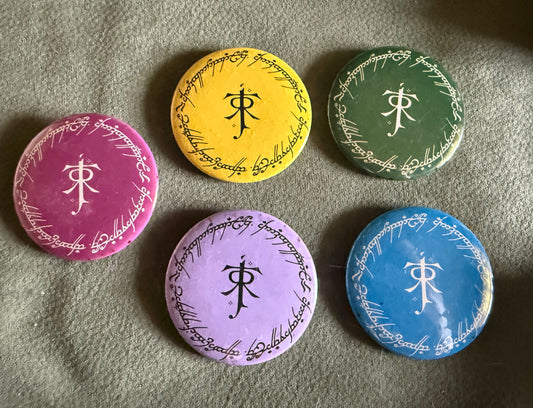 Badge TOLKIEN couleur Mystère - DÉFAUT