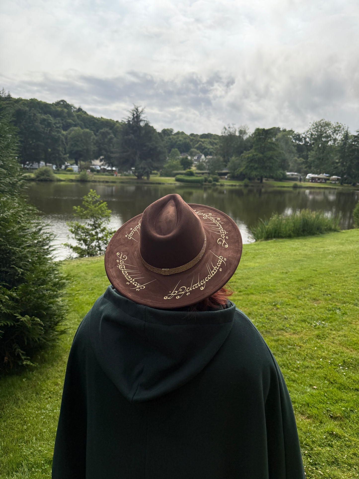 Chapeau « pour les gouverner tous »