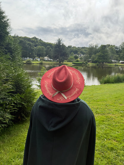 Chapeau « pour les gouverner tous »